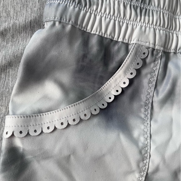 Lululemon shorts - Picture 5 of 7